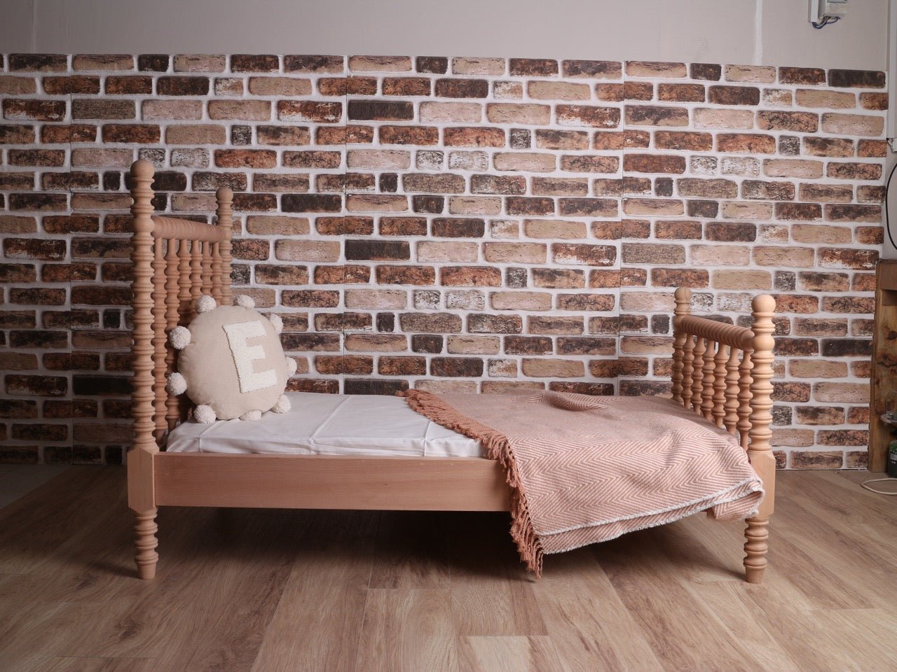 Customizable Jenny Lind Spindle Bed Custom Size and Color ürününün kopyası - Kids Wood Store
