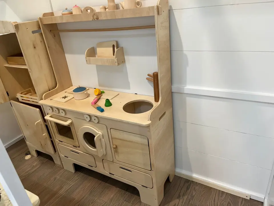 Natural wood toy kitchen unit with washing machine and play sink