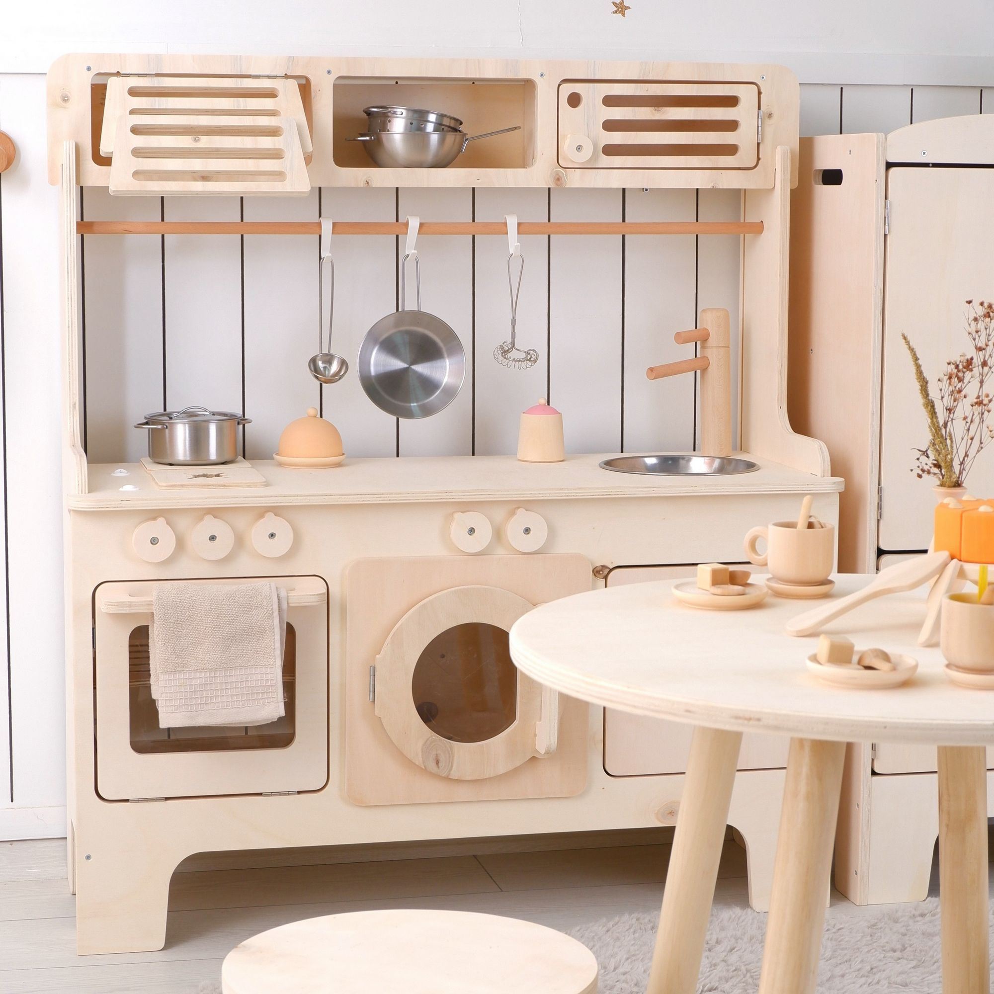 Play kitchen cheap with microwave