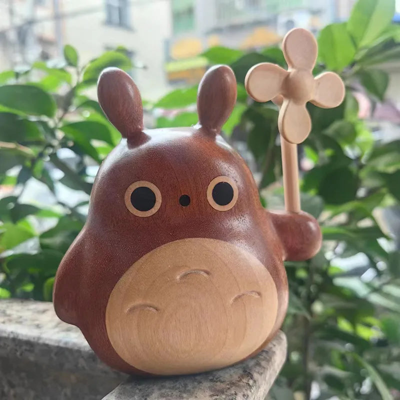 Ahşap Totoro Yel Değirmeni Hayvan Heykelcik Saf El Oyma Sevimli Ev Oturma Odası, Araba Dekorasyon Çocuklar için en iyi hediye 