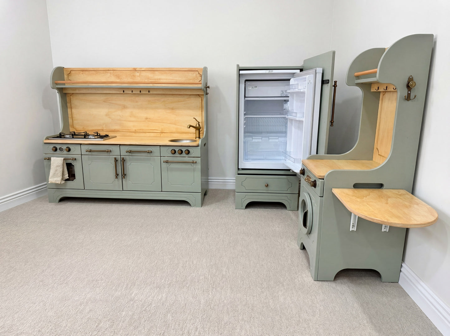 Pinnacle of Quality : Custom-Designed Wooden Play Kitchens