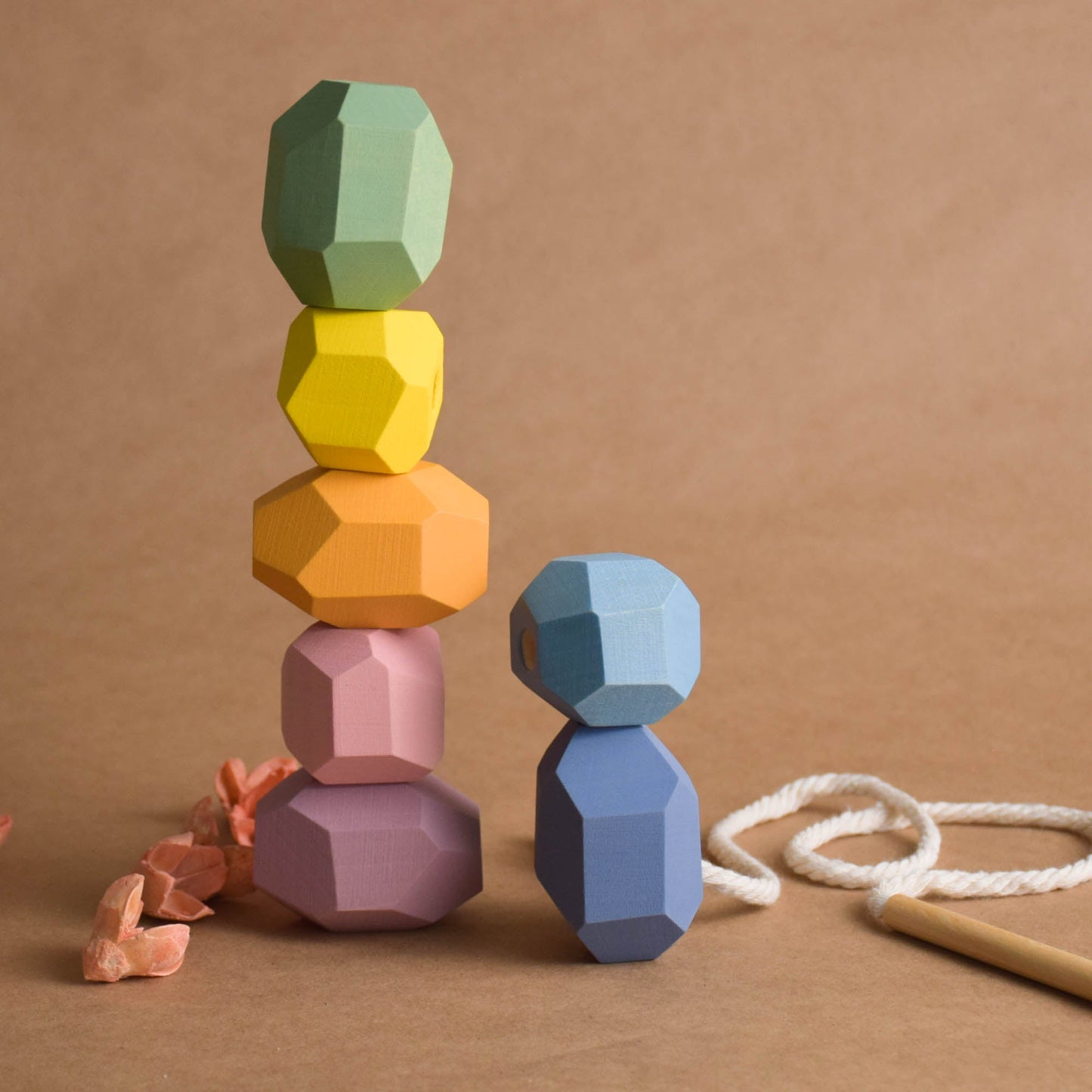 Schnürspielzeug Holz Baby balanciert unfertige Blöcke
