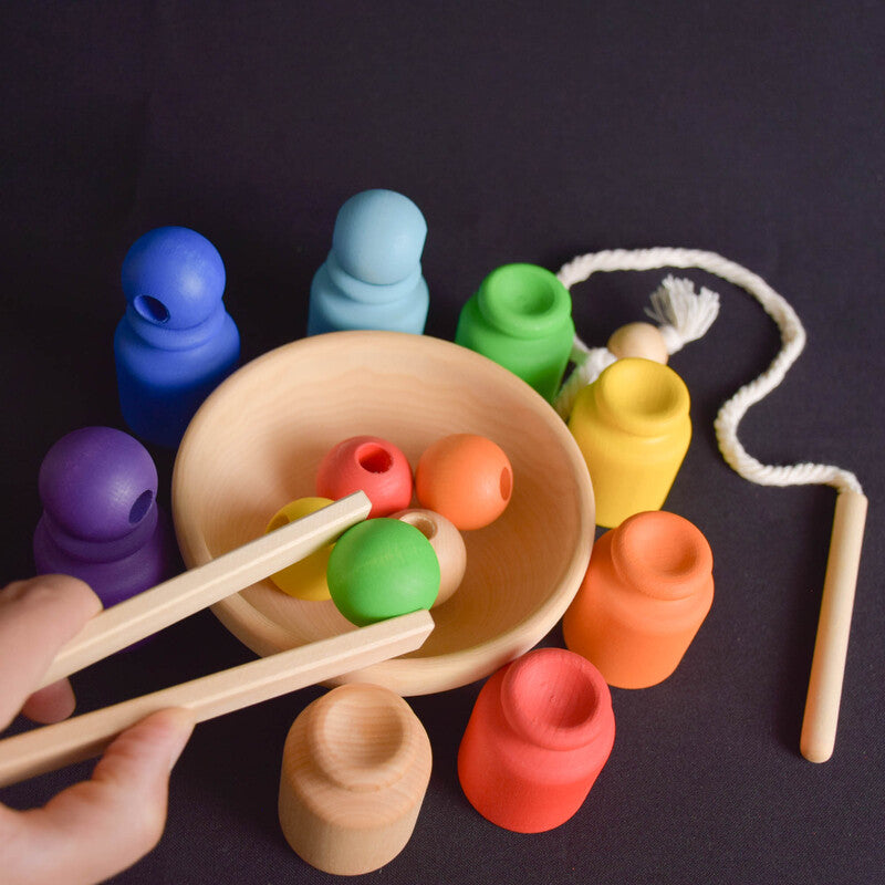 Farbsortieraktivitäten für Kleinkinder Montessori Rainbow Toy Cups und Bälle